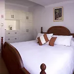 La Perla Hotel